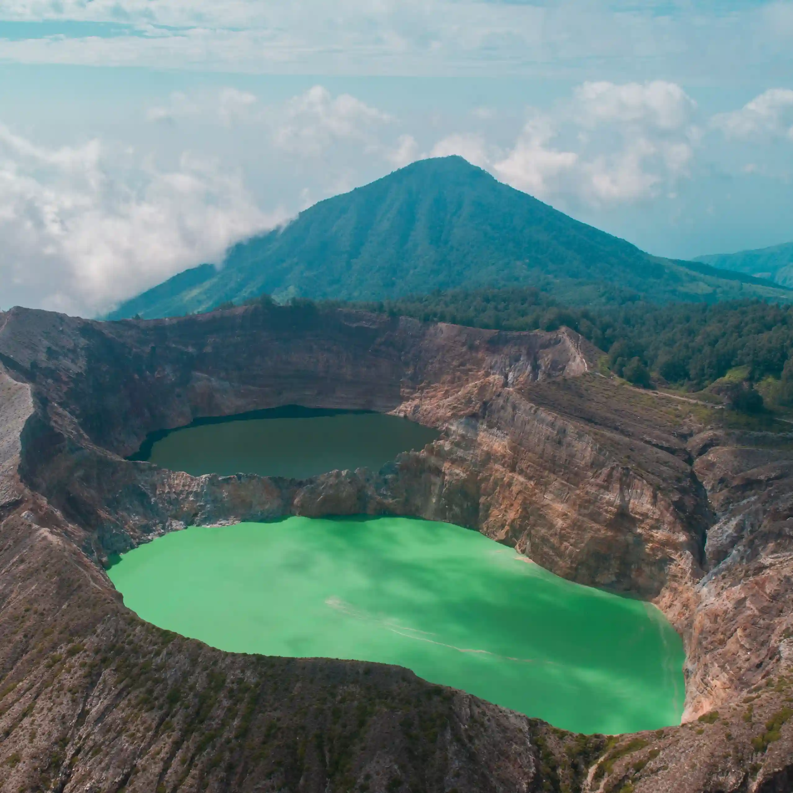 Flores tour packages| Kelimutu tour | Tours Komodo