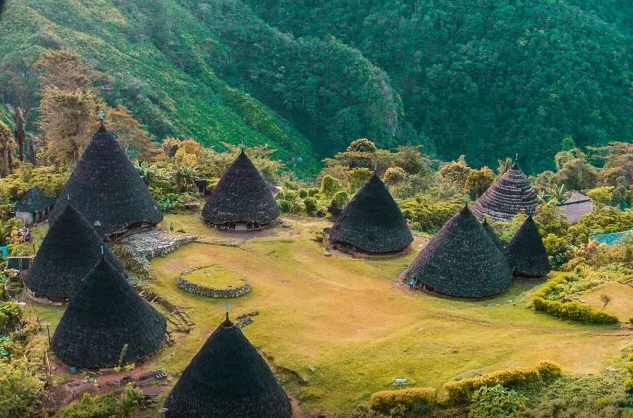 Wae Rebo tour Flores island tour itinerary | Tours Komodo