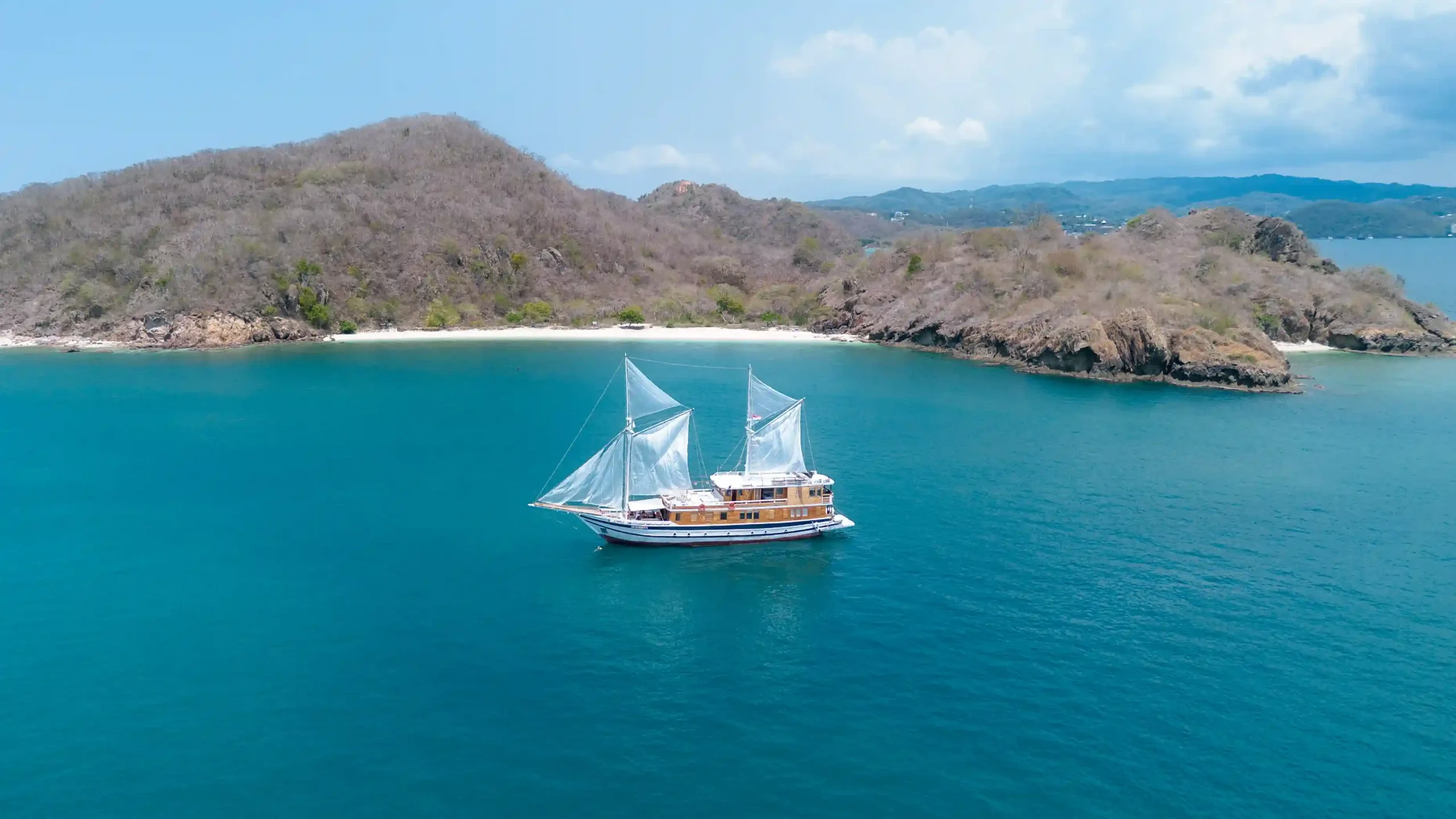 Komodo island private tour | Komodo adventure tour | Tours Komodo